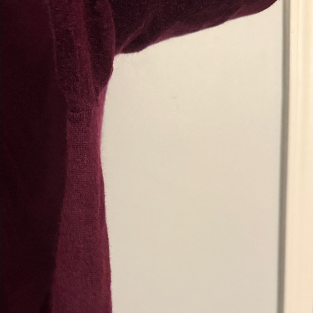 Kenneth Roberts Platinum Large V-Neck Sweater - Deep Red 100% Cashmere - Picture 8 of 11